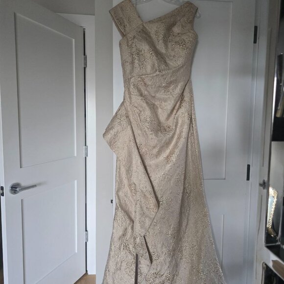 Teri Jon Gold Formal Gown size 10 - Picture 4 of 7